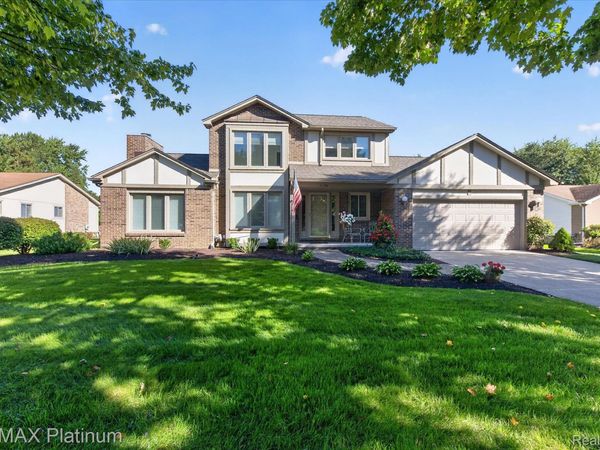 41156 Todd Lane , Novi, Mi 48375