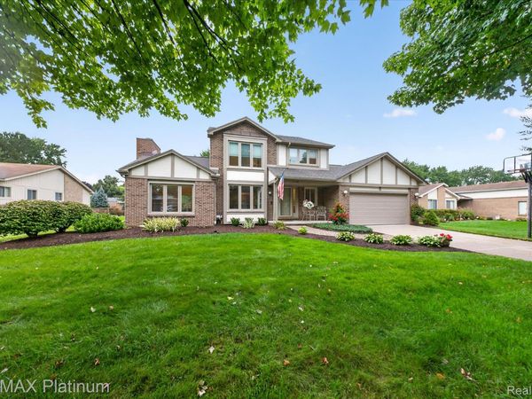 41156 Todd Lane , Novi, Mi 48375