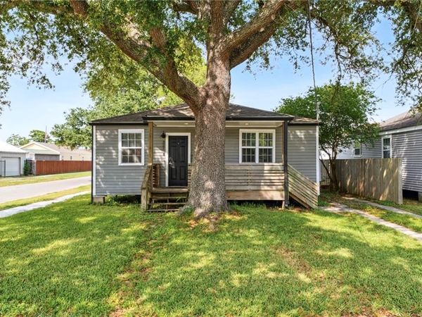 327 WARRINGTON Drive , New Orleans, LA 70122
