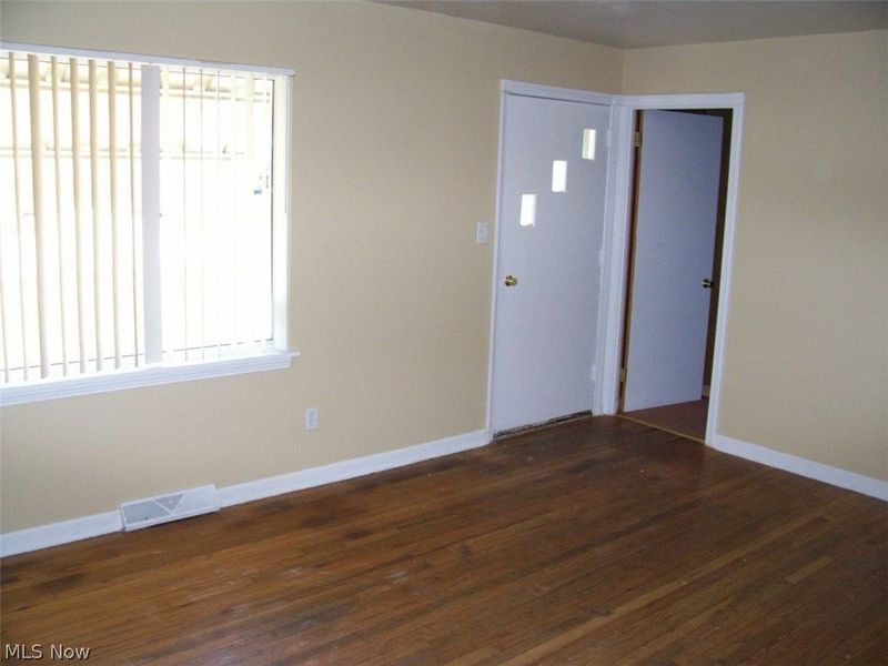 25701 Richards Avenue, Euclid, OH 44132 Photo 2