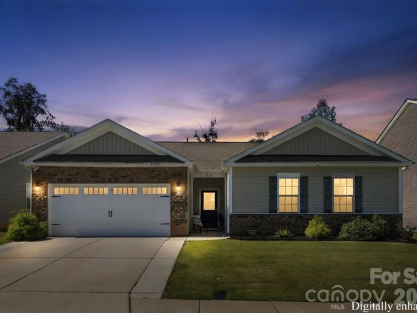 7735 Stonehouse Drive , Gastonia, NC 28056