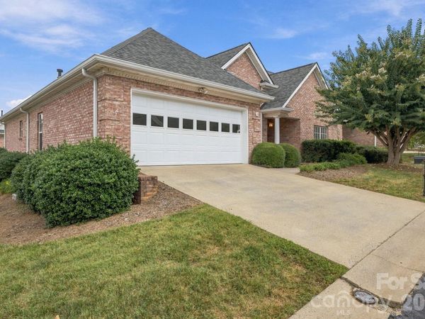 3131 9th Street Drive NE, Unit 26, Hickory, NC 28601