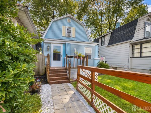 17 Douglas Street, Fords, NJ 08863