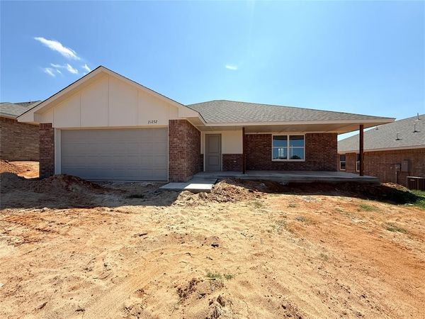 21232 SE 31st Street, Harrah, OK 73045