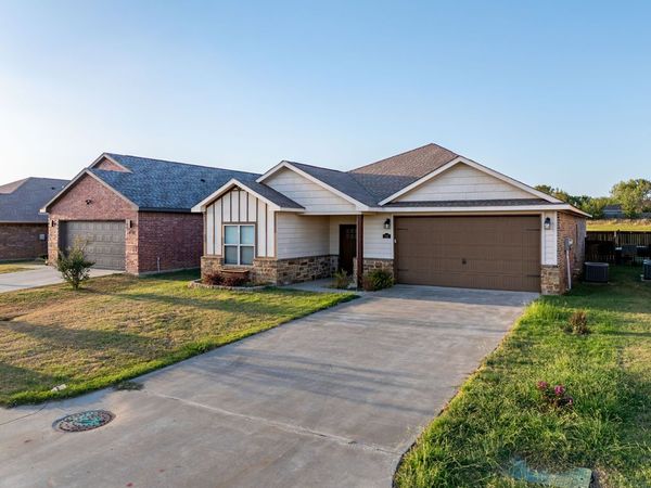 108 Tallgrass Street , Calera, OK 74730