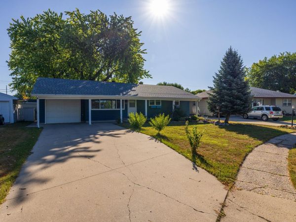 537 2nd St Court E, West Fargo, ND 58078