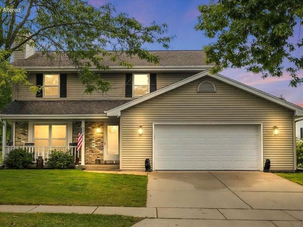 217 Bley PARKWAY, Port Washington, WI 53074