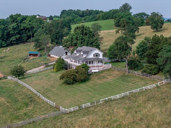 143 McClure BLVD , Fairfield, VA 24435