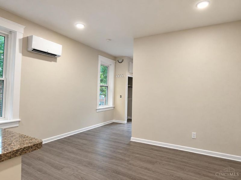 2156 W Clifton Avenue, Cincinnati, OH 45219 Photo 18