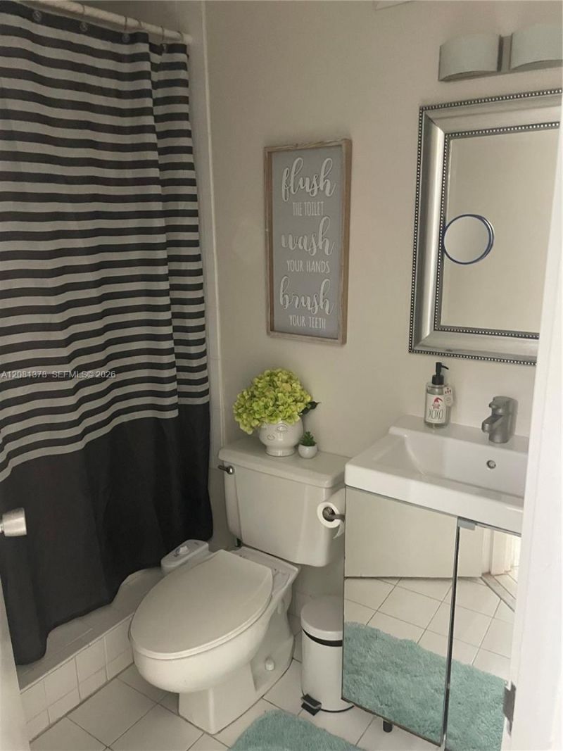 801 Brickell Bay Dr , Unit 767, Miami, FL 33131 Photo
