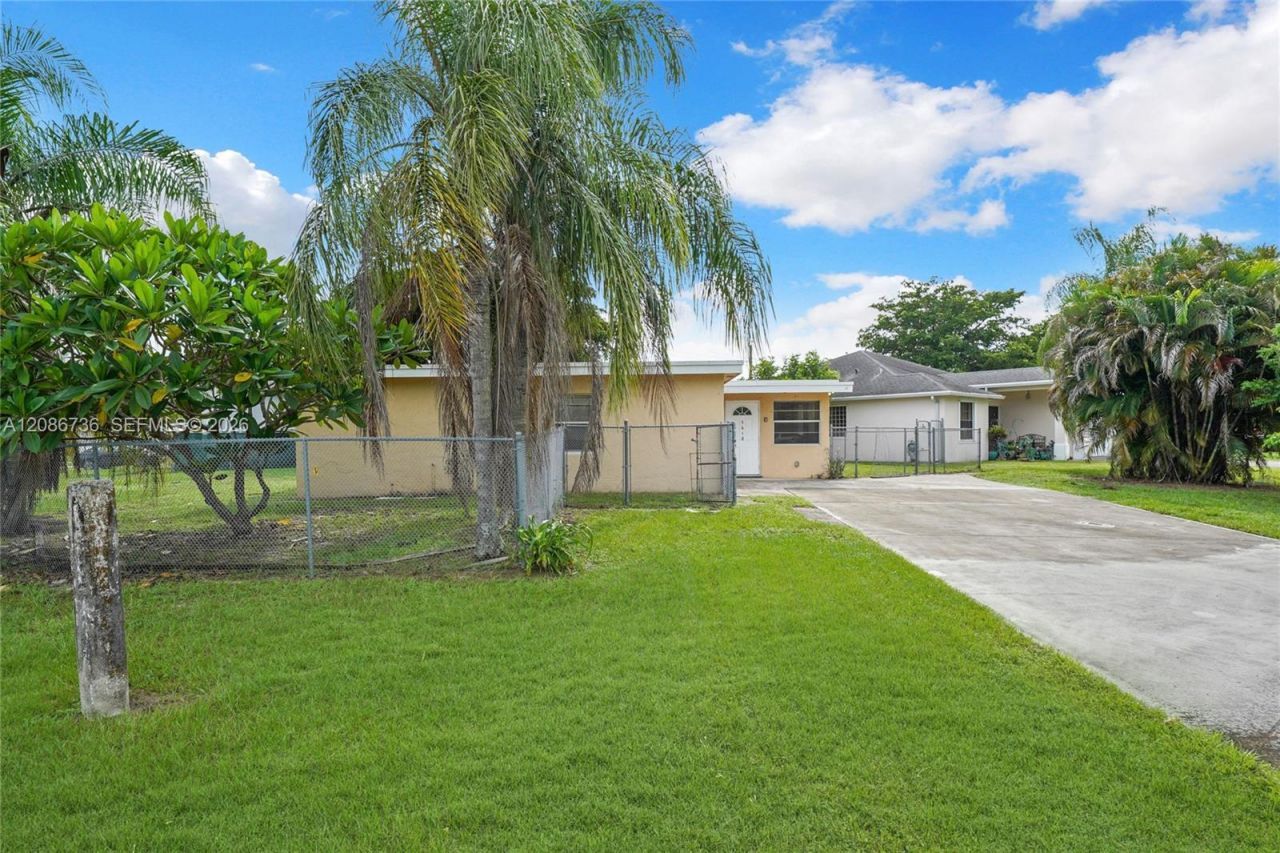 5618 Cinnamon Dr, West Palm Beach, FL 33415 Photo