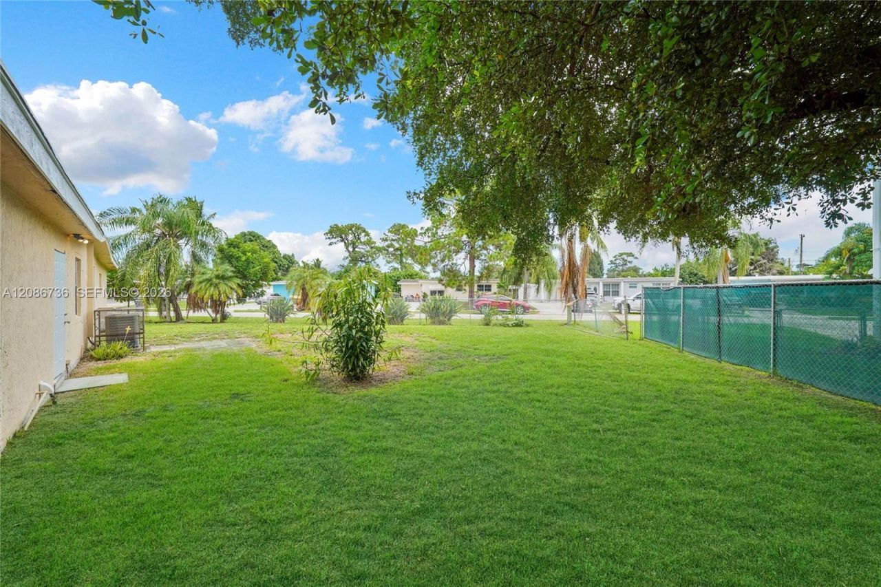 5618 Cinnamon Dr, West Palm Beach, FL 33415 Photo