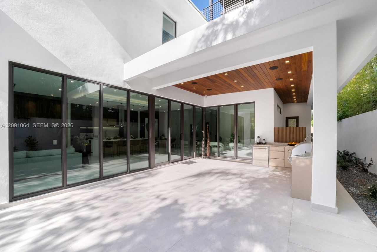 1780 Chucunantah Rd , Miami, FL 33133 Photo