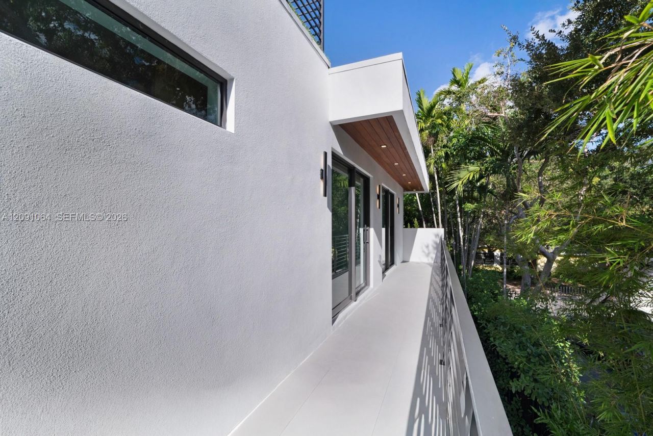 1780 Chucunantah Rd , Miami, FL 33133 Photo