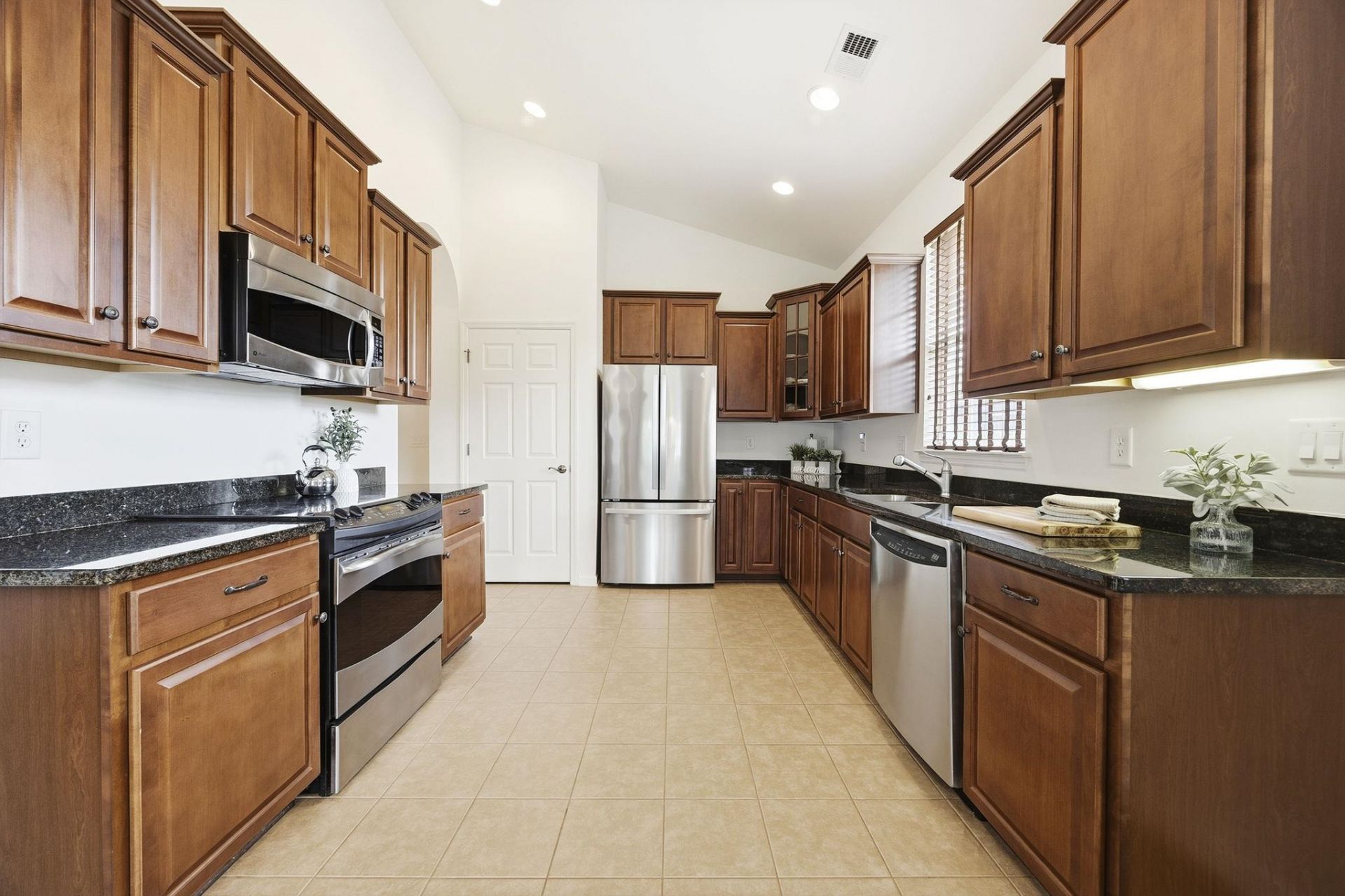529 Grand Cypress Way Photo 14