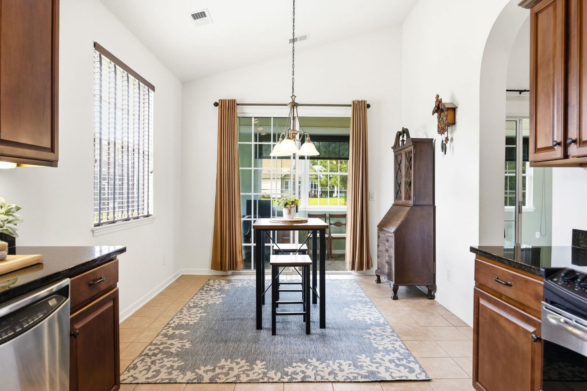 529 Grand Cypress Way Photo 16