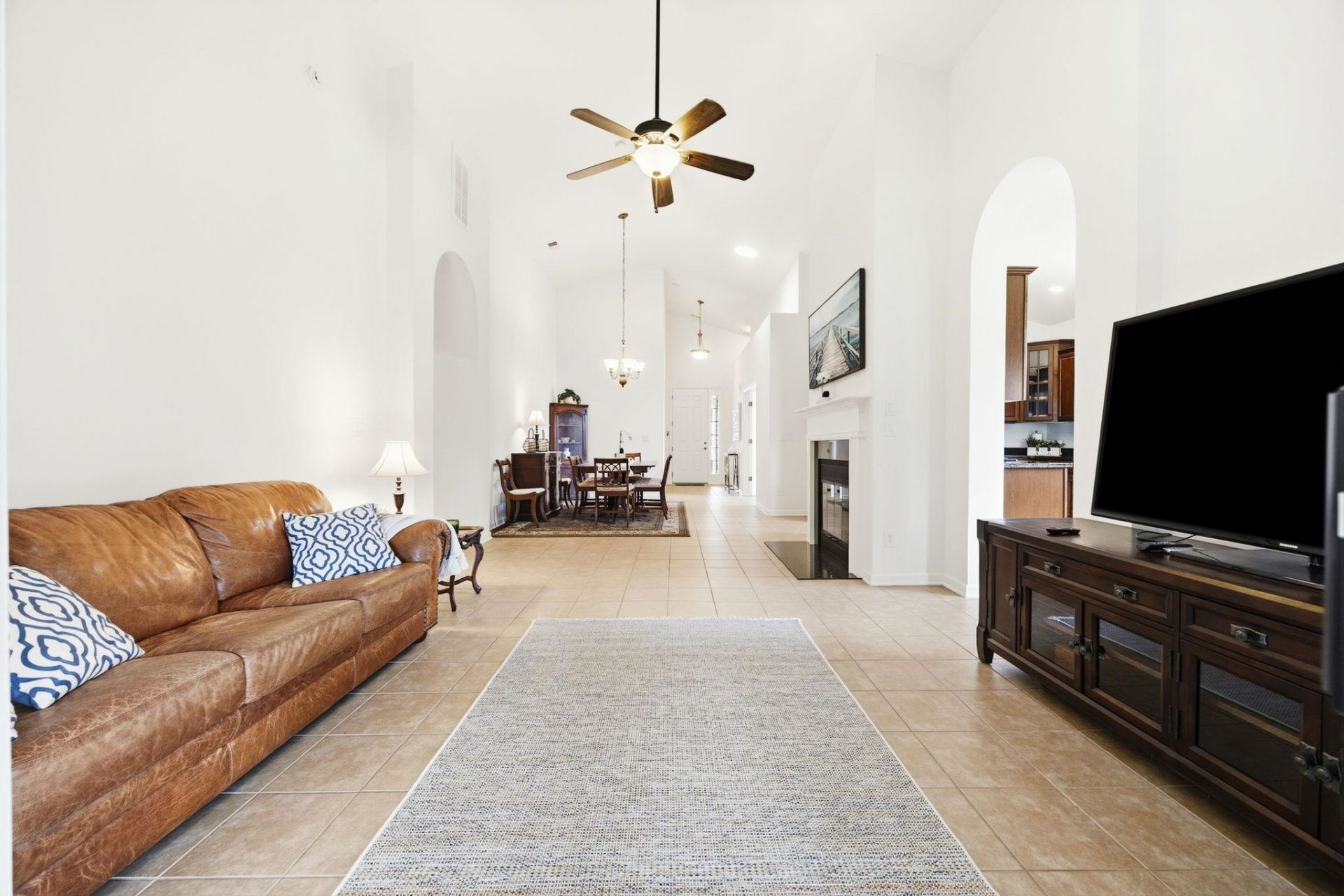 529 Grand Cypress Way Photo 9