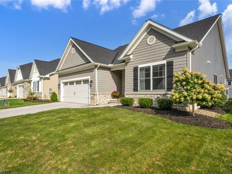 36564 Appian Way, North Ridgeville, OH 44039 Photo 2