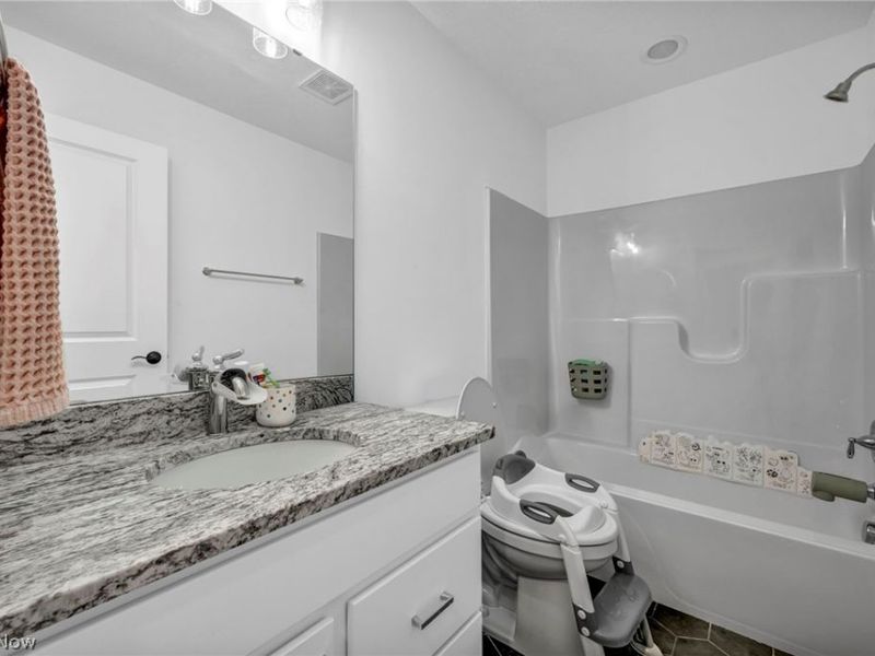 36564 Appian Way, North Ridgeville, OH 44039 Photo 22