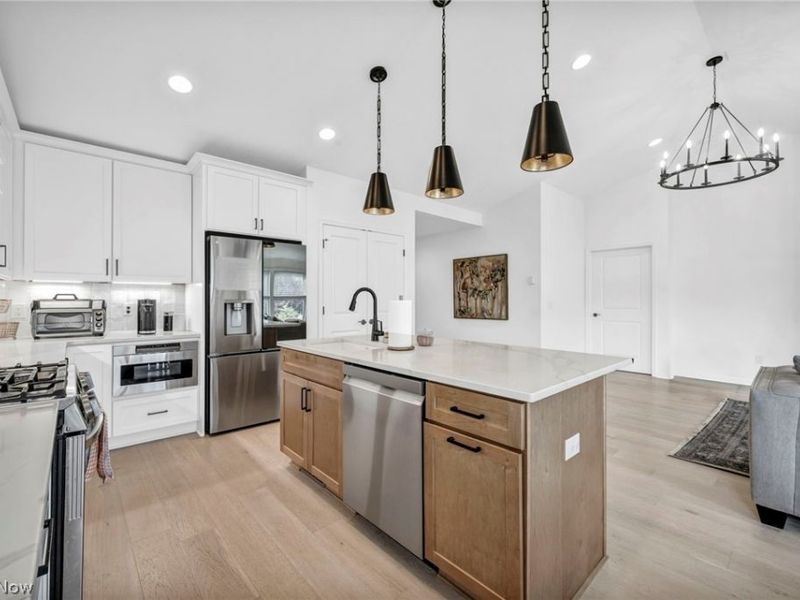 36564 Appian Way, North Ridgeville, OH 44039 Photo 8