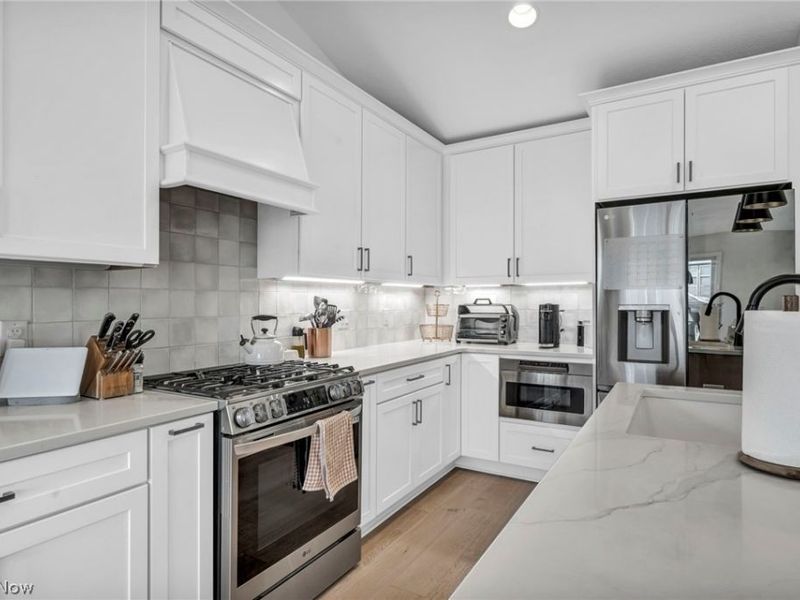 36564 Appian Way, North Ridgeville, OH 44039 Photo 9