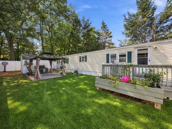 176 Lakeview Street, Tewksbury, MA 01876
