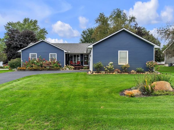 61600 Tayberry Circle, South Lyon, MI 48178
