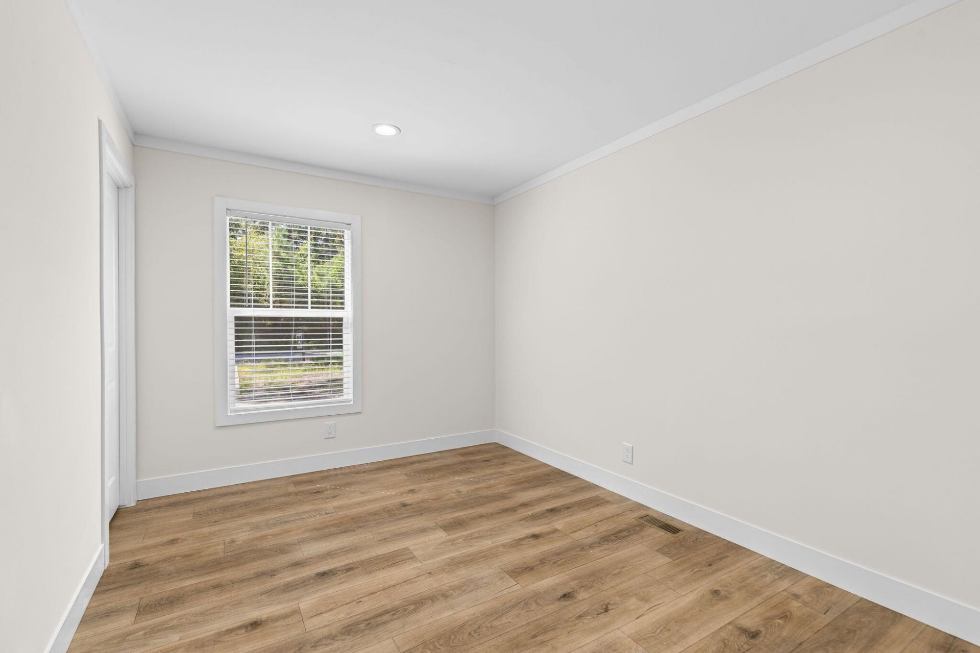 6152 Smith Road Photo 14