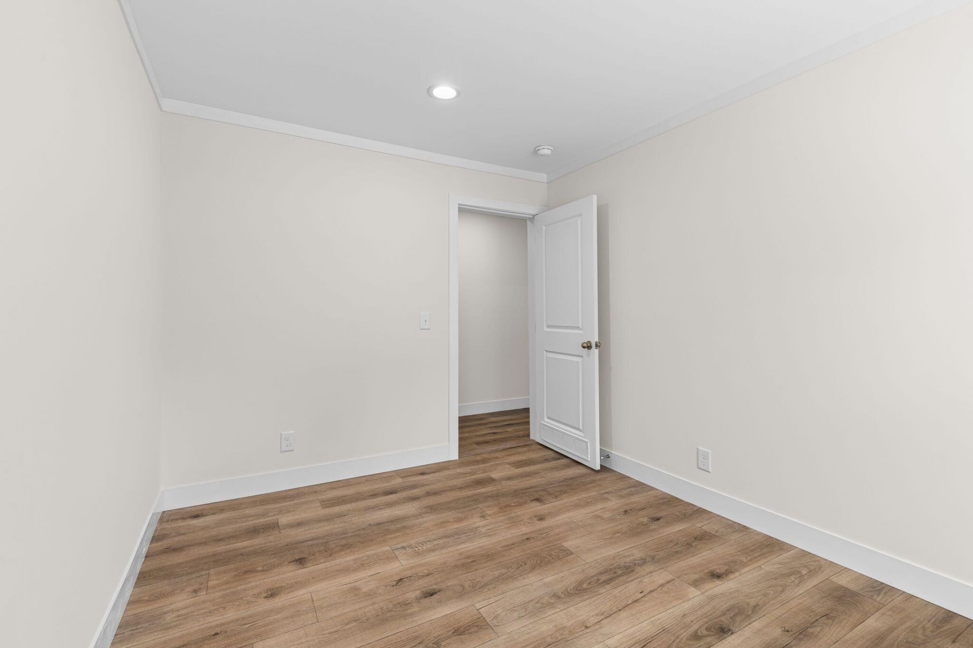 6152 Smith Road Photo 15