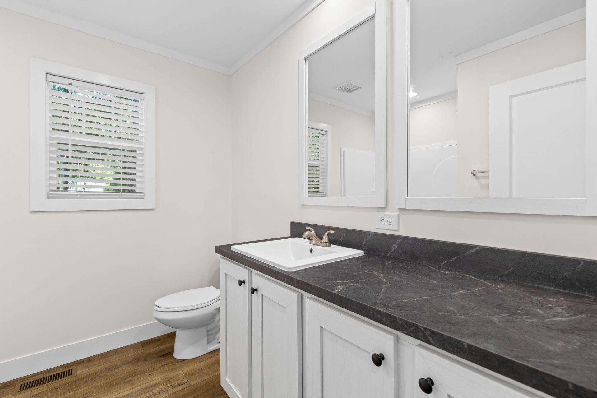 6152 Smith Road Photo 16