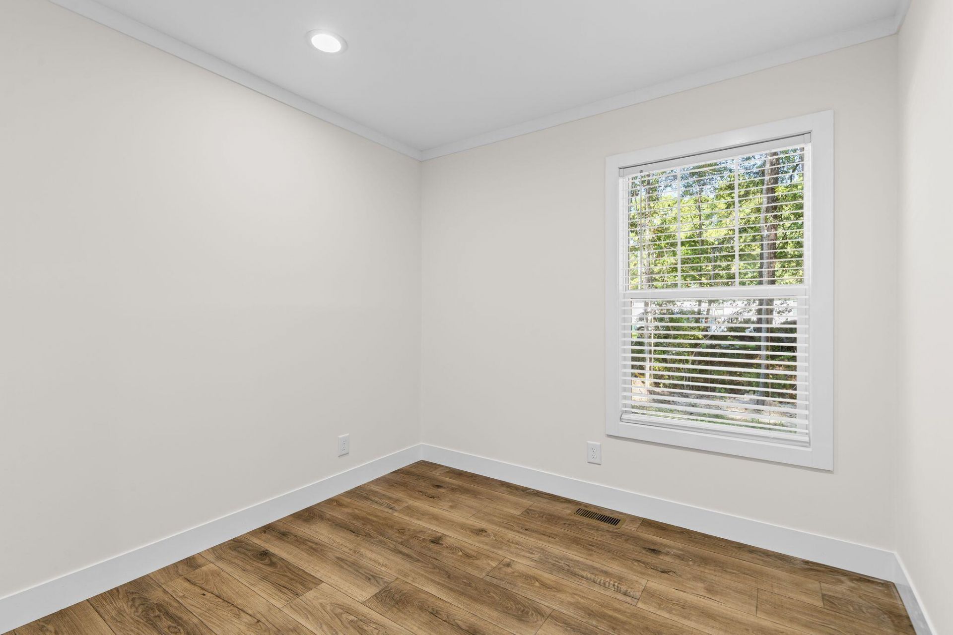 6152 Smith Road Photo 18