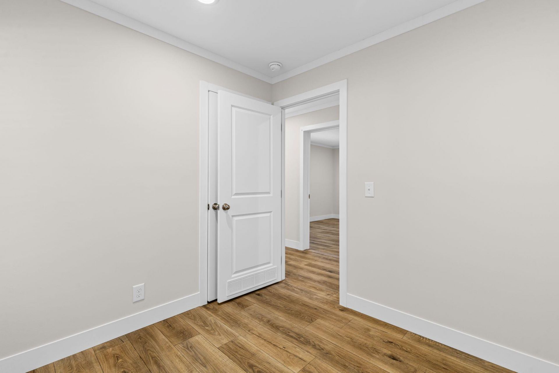 6152 Smith Road Photo 19