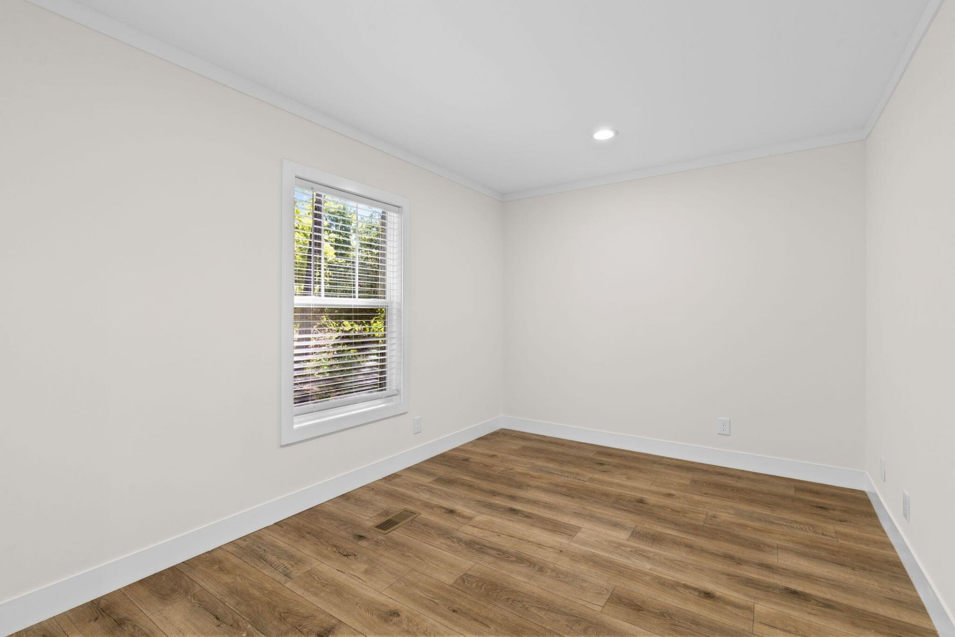 6152 Smith Road Photo 20