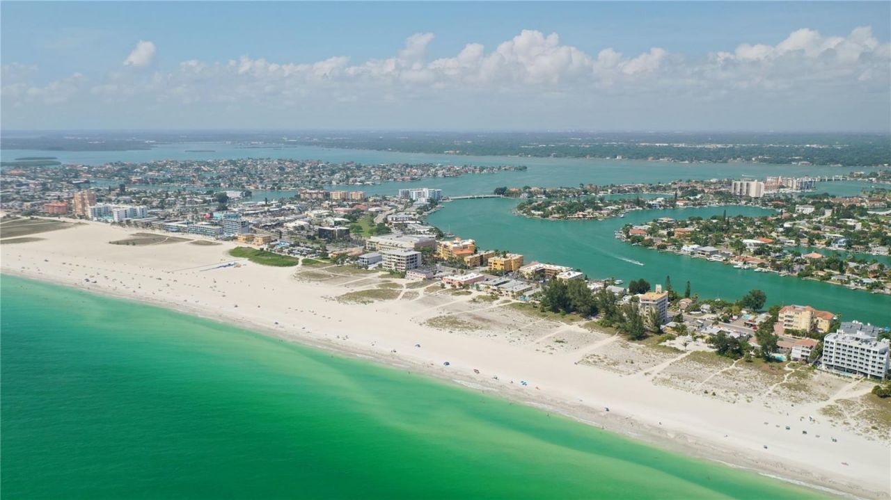 10218 Gulf Boulevard, Treasure Island, FL 33706 Photo