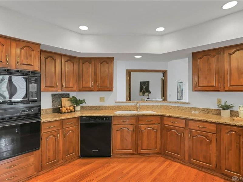 2252 Sedgwick Drive, Columbus, OH 43220 Photo 10