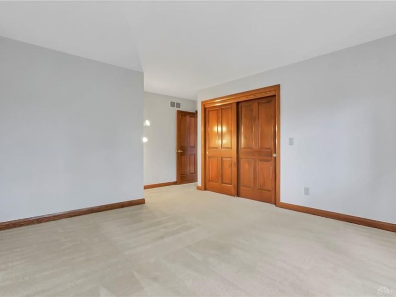 2252 Sedgwick Drive, Columbus, OH 43220 Photo 23