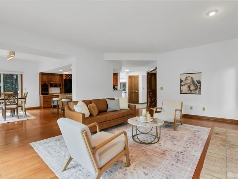 2252 Sedgwick Drive, Columbus, OH 43220 Photo 6