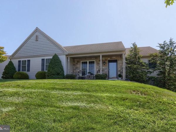 858 WATER EDGE CT , LEBANON, PA 17046