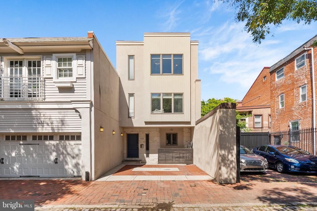 631 Addison Street, Philadelphia, PA 19147 Main Photo