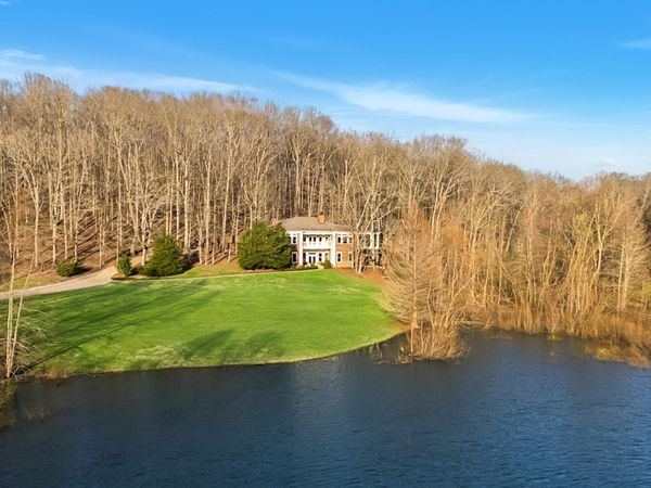 683 Johnson Branch Rd , Williamsport, TN 38487