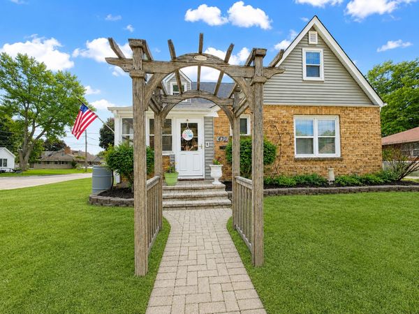 470 MARGUERITE Street , Elgin, IL 60123