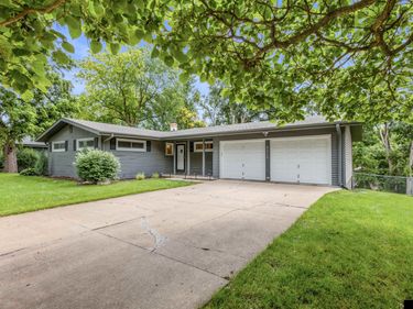 2815 S 102nd Street, Omaha, NE 68124