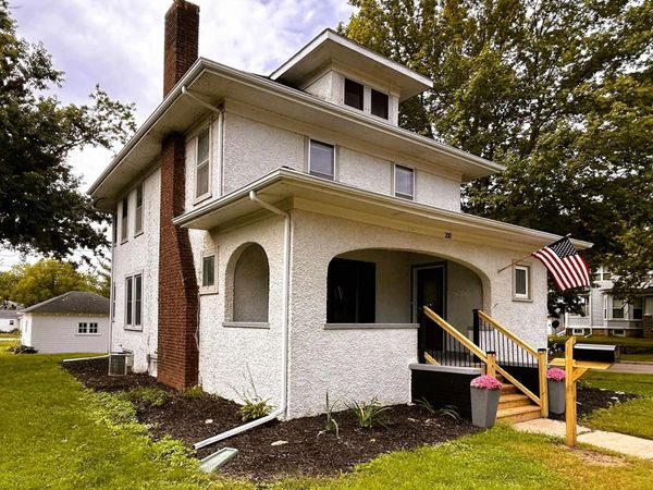 200 3rd Avenue, Charles City, IA 50616