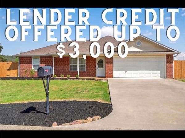 2724 Jessica Place, Fayetteville, AR 72701