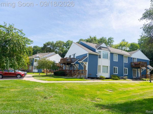 45000 Bayview Drive, Unit 1, Novi, Mi 48377