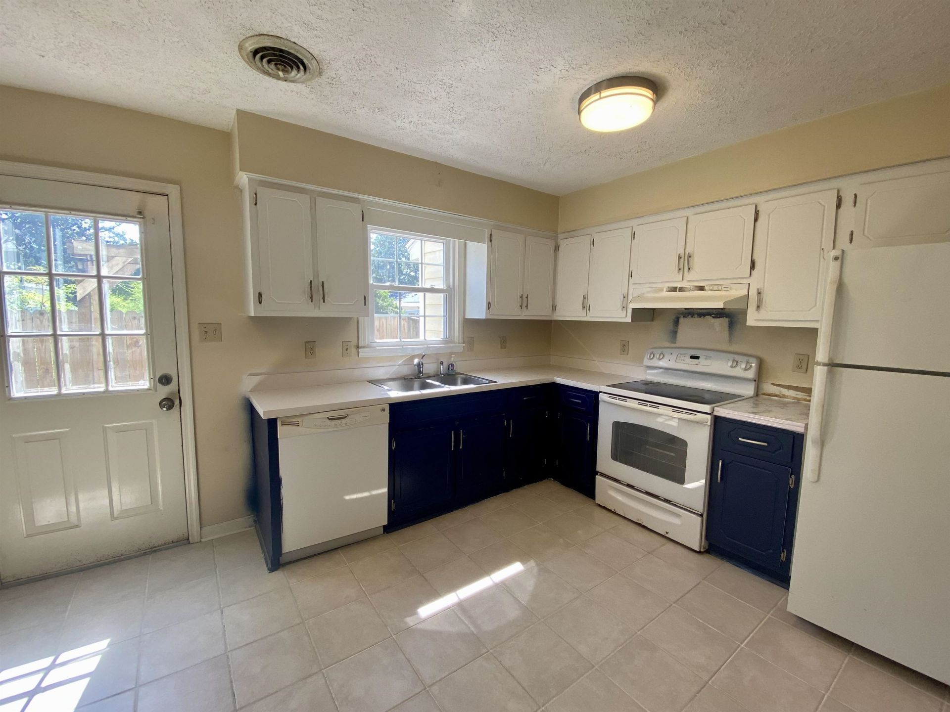 6700 Jefferson Pl.  Photo 4