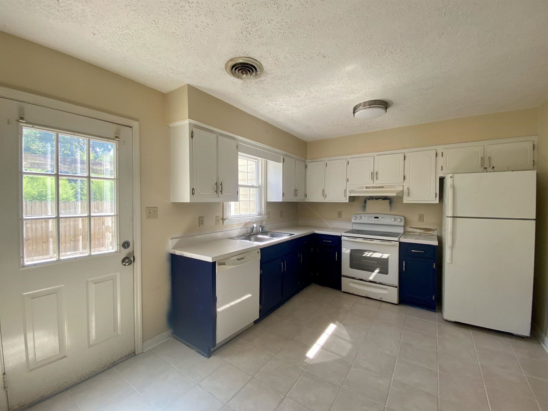 6700 Jefferson Pl.  Photo 5