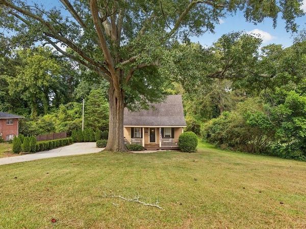 200 1/ Pine Street , Barnesville, GA 30204