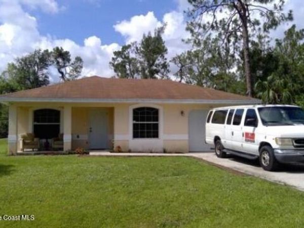 301 Johanna Avenue , Lehigh Acres, FL 33973