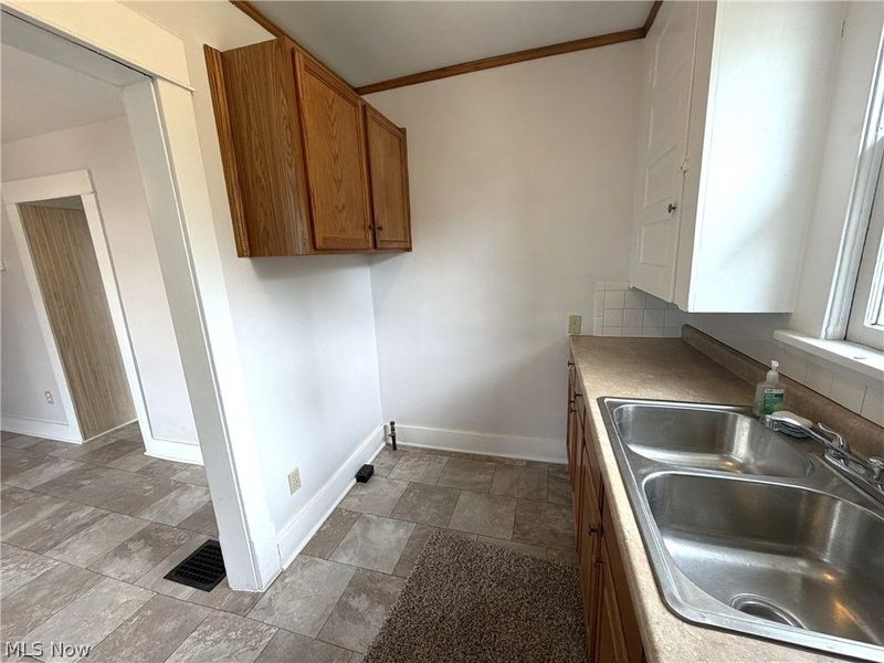 527 Columbus Avenue NW, Canton, OH 44708 Photo 5